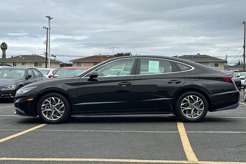 2022 Hyundai SONATA SEL