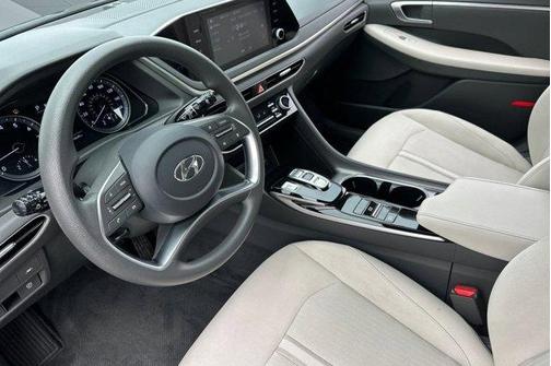 2022 Hyundai SONATA SEL