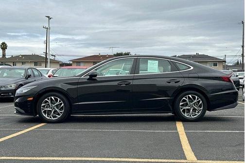 2022 Hyundai SONATA SEL
