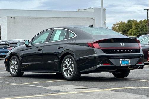 2022 Hyundai SONATA SEL