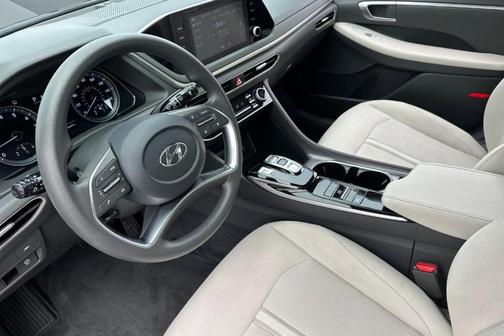 2022 Hyundai SONATA SEL