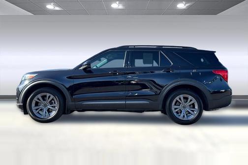 AGATE BLACK METALLIC 2022 Ford Explorer XLT