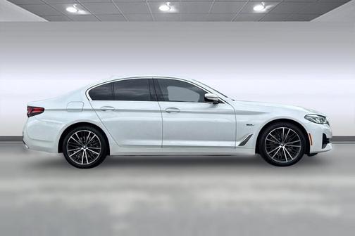 Mineral White Metallic 2023 BMW 530e Base