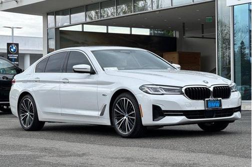 Mineral White Metallic 2023 BMW 530e Base