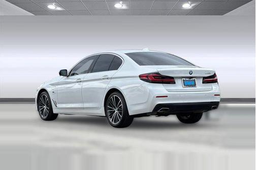 Mineral White Metallic 2023 BMW 530e Base