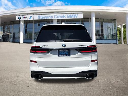 2025 BMW X7 xDrive40i