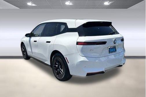 2026 BMW iX xDrive60