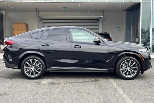Black Sapphire Metallic 2026 BMW X6 xDrive40i