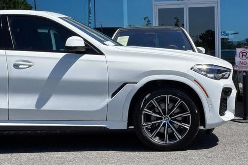 Alpine White 2023 BMW X6 xDrive40i