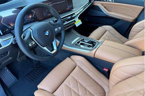 Mineral White Metallic 2026 BMW X5 xDrive40i