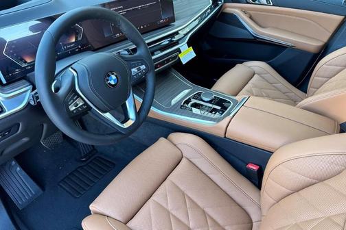 Mineral White Metallic 2026 BMW X5 xDrive40i