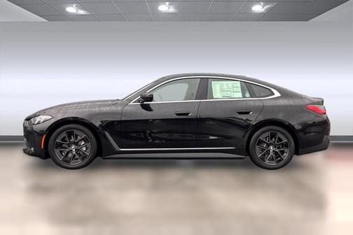 Black Sapphire Metallic 2026 BMW i4 Gran Coupe xDrive40