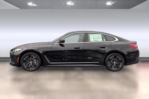 Black Sapphire Metallic 2026 BMW i4 Gran Coupe xDrive40