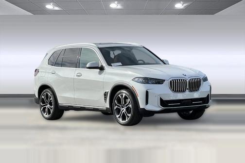Mineral White Metallic 2026 BMW X5 xDrive40i