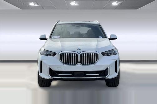 Mineral White Metallic 2026 BMW X5 xDrive40i
