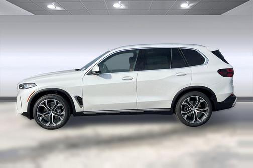 Mineral White Metallic 2026 BMW X5 xDrive40i
