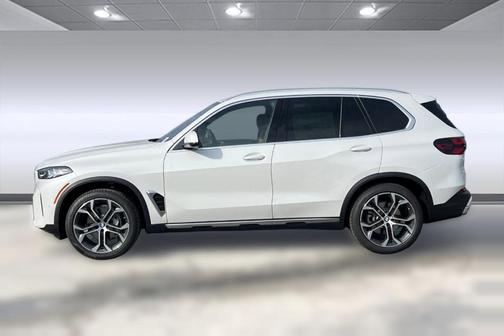 Mineral White Metallic 2026 BMW X5 xDrive40i