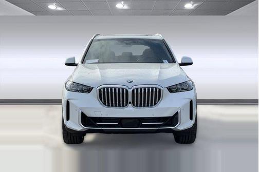 Mineral White Metallic 2026 BMW X5 xDrive40i