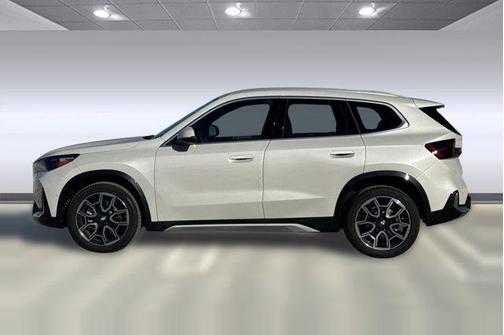 Mineral White Metallic 2026 BMW X1 xDrive28i