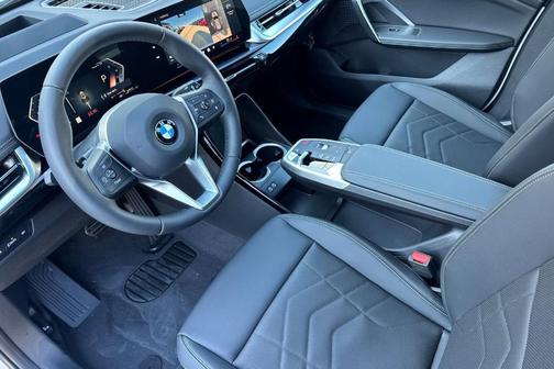 Mineral White Metallic 2026 BMW X1 xDrive28i