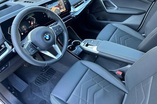 Mineral White Metallic 2026 BMW X1 xDrive28i