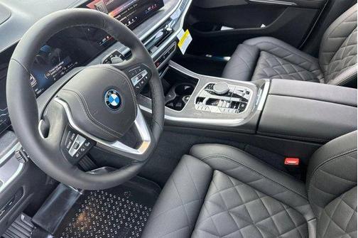 Alpine White 2026 BMW X5 PHEV xDrive50e