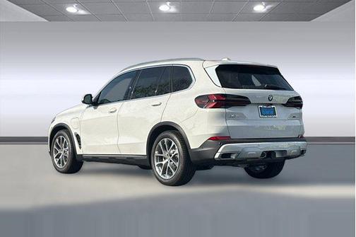 Alpine White 2026 BMW X5 PHEV xDrive50e