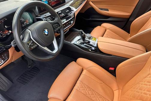 Alpine White 2023 BMW 530 i