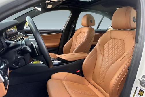 Alpine White 2023 BMW 530 i