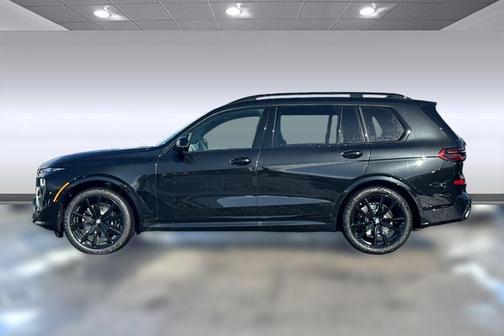 Black Sapphire Metallic 2026 BMW X7 xDrive40i