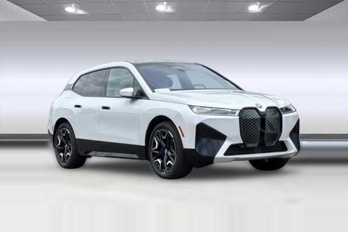 Mineral White Metallic 2024 BMW iX xDrive50