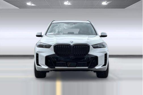 Mineral White Metallic 2026 BMW X5 xDrive40i
