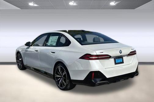 2026 BMW 550e 550e xDrive