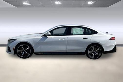 2026 BMW 550e 550e xDrive