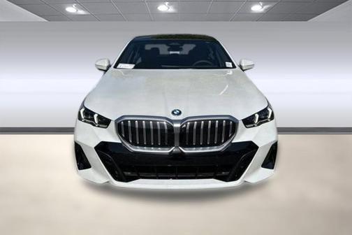 2026 BMW 550e 550e xDrive