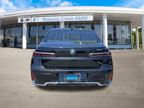 2023 BMW 740 i