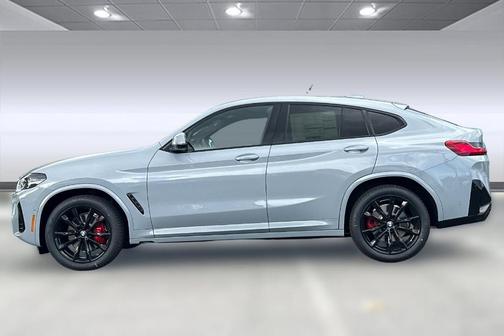 2025 BMW X4 xDrive30i