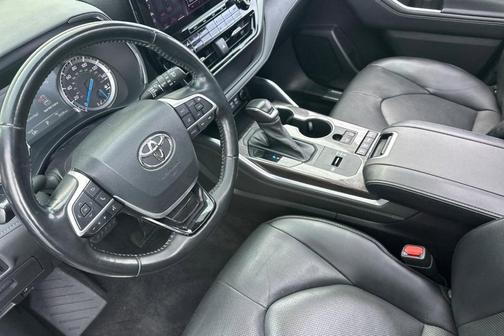 Blueprint 2022 Toyota Highlander Hybrid Platinum