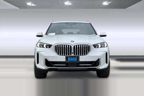 Mineral White Metallic 2026 BMW X5 xDrive40i