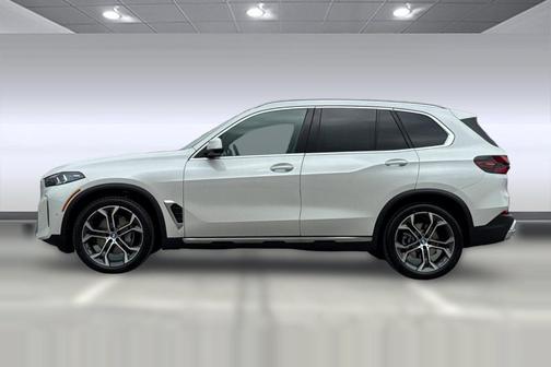 Mineral White Metallic 2026 BMW X5 xDrive40i