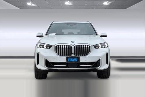 Mineral White Metallic 2026 BMW X5 xDrive40i