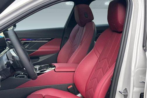 2026 BMW 550e xDrive