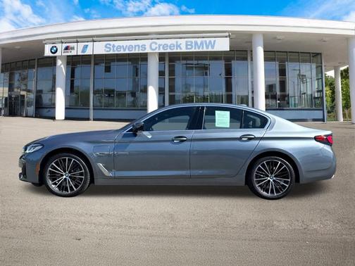 2022 BMW 530e Base