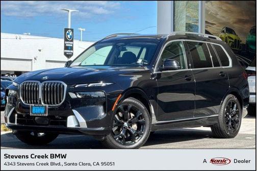 Black Sapphire Metallic 2023 BMW X7 xDrive40i