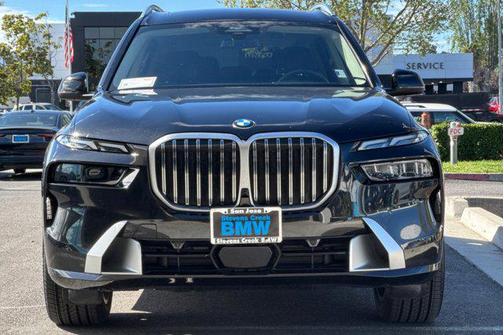 Black Sapphire Metallic 2023 BMW X7 xDrive40i