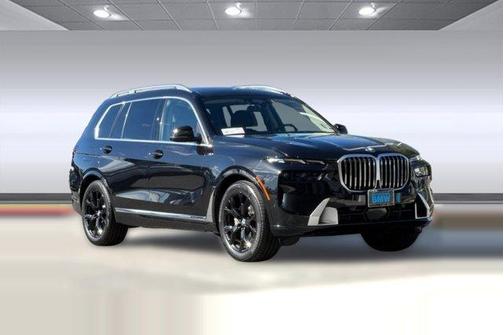 Black Sapphire Metallic 2023 BMW X7 xDrive40i