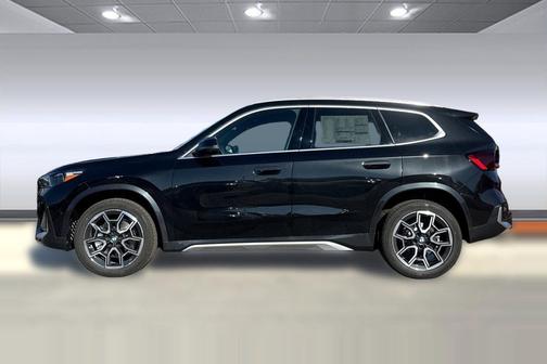Black Sapphire Metallic 2026 BMW X1 xDrive28i