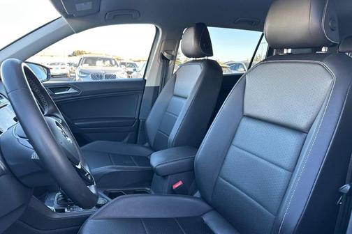 Platinum Gray Metallic 2021 Volkswagen Tiguan 2.0T SE 4MOTION