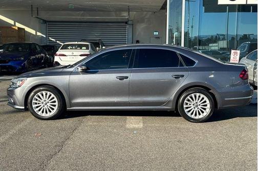 2017 Volkswagen Passat 1.8T SE