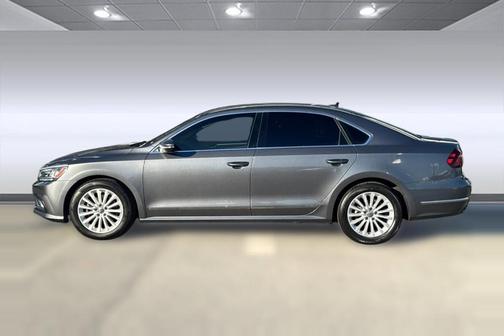 2017 Volkswagen Passat 1.8T SE